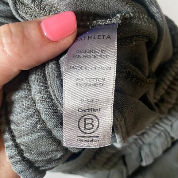 Athleta Farallon Cargo Crop - Cypress Green 0 - Picture 8 of 9